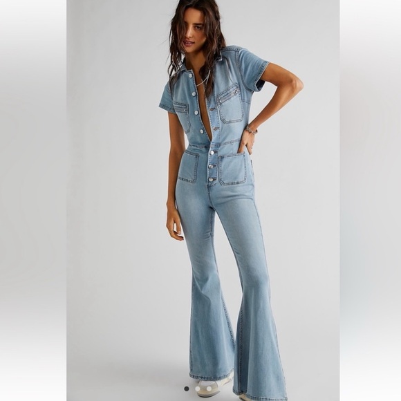 Free People Hearts Beat Stretch Denim Jumpsuit Coverall Sunbath Blue Size S NWT - Picture 1 of 13